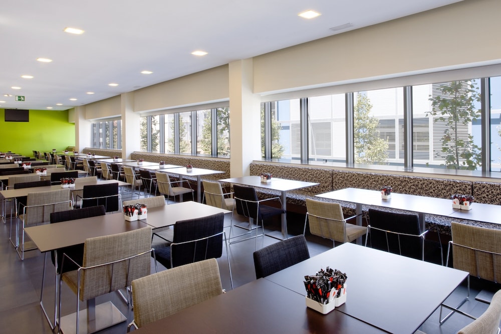 Holiday Inn Express Barcelona City 22@ by IHG — Restaurant & bars in Barcelona, Catalonia