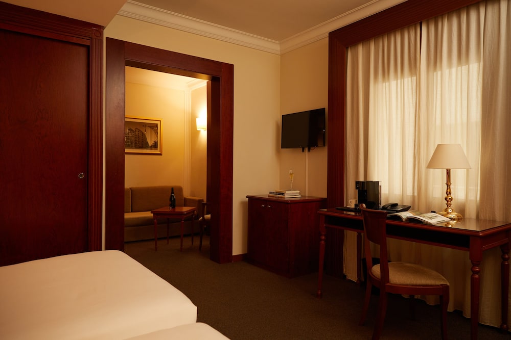 El Avenida Palace Hotel — Hotel rooms in Barcelona, Catalonia