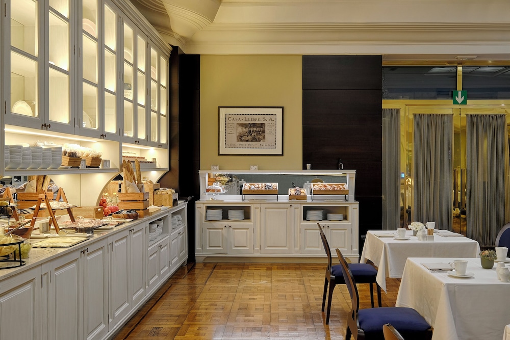 El Avenida Palace Hotel — Restaurant & bars in Barcelona, Catalonia