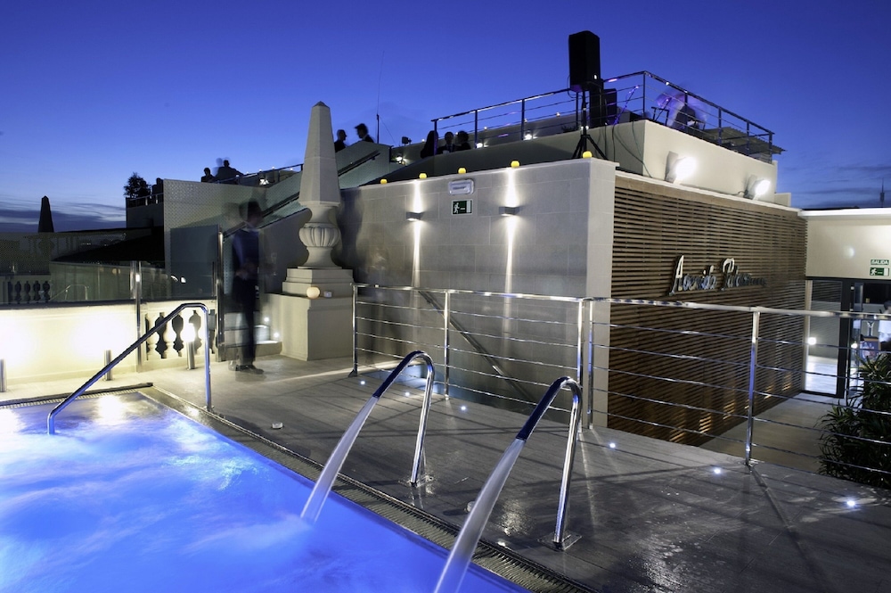 El Avenida Palace Hotel — Swimming pool in Barcelona, Catalonia
