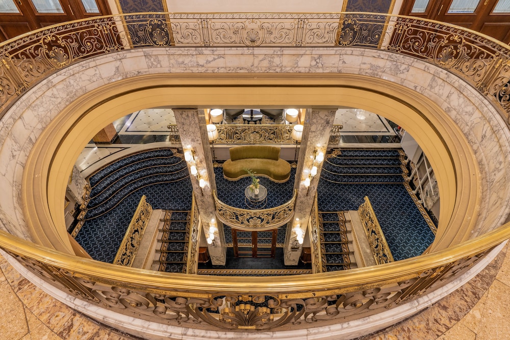 El Avenida Palace Hotel — Hotel building in Barcelona, Catalonia