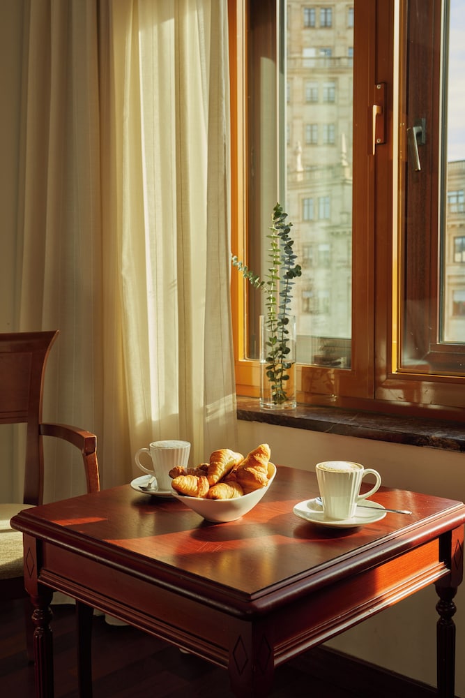 El Avenida Palace Hotel — Hotel rooms in Barcelona, Catalonia