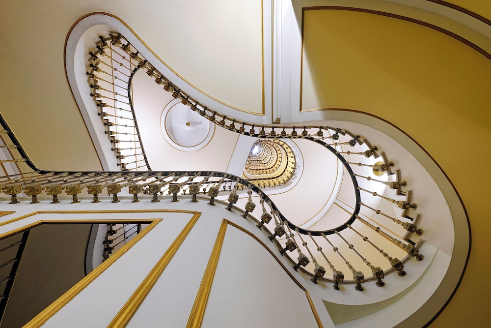 El Avenida Palace Hotel — Hotel building in Barcelona, Catalonia
