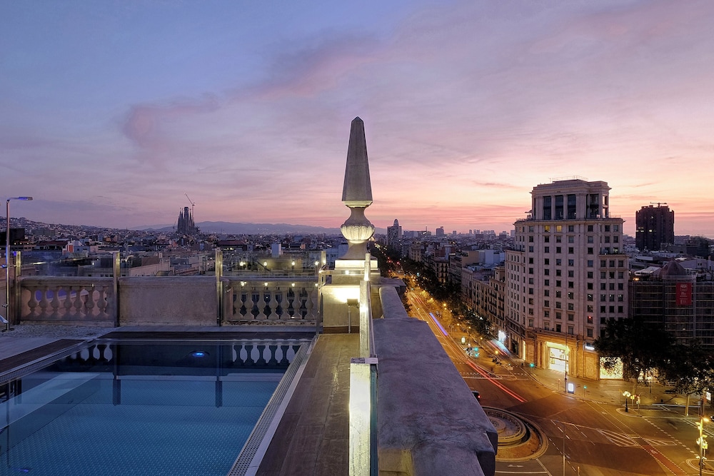 El Avenida Palace Hotel — Attractions in the area in Barcelona, Catalonia