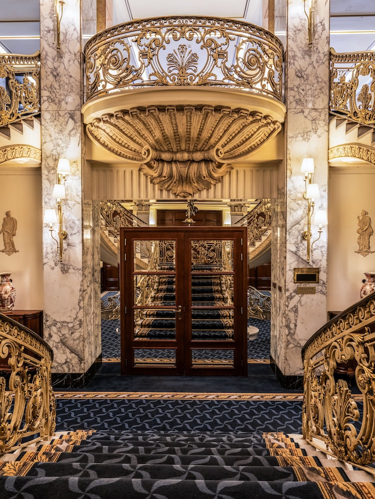 El Avenida Palace Hotel — Hotel building in Barcelona, Catalonia