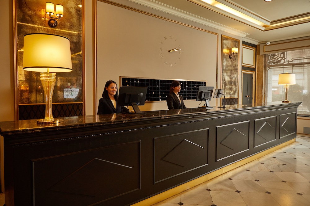 El Avenida Palace Hotel — Hotel building in Barcelona, Catalonia