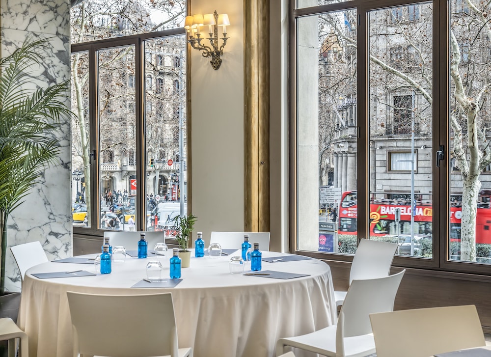El Avenida Palace Hotel — Restaurant & bars in Barcelona, Catalonia