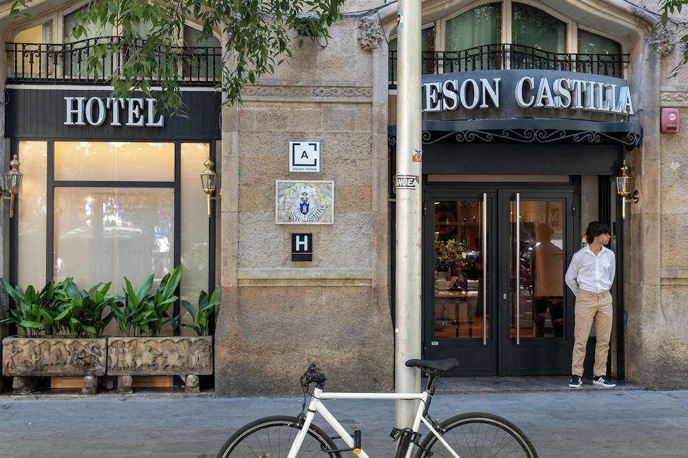 Mesón Castilla Atiram Hotel — Hotel building in Barcelona, Catalonia