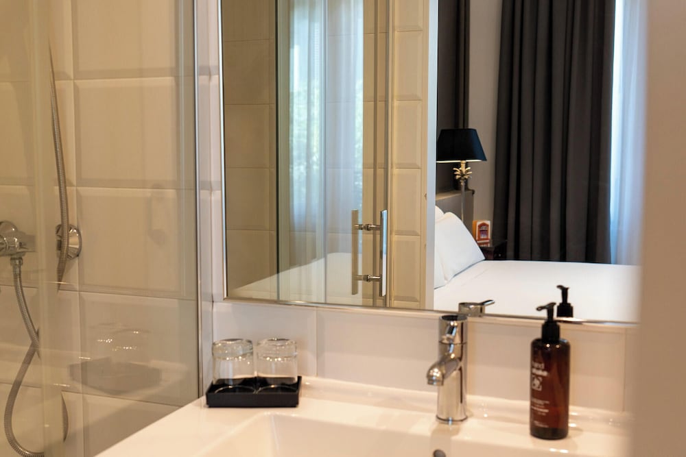 Mesón Castilla Atiram Hotel — Hotel rooms in Barcelona, Catalonia