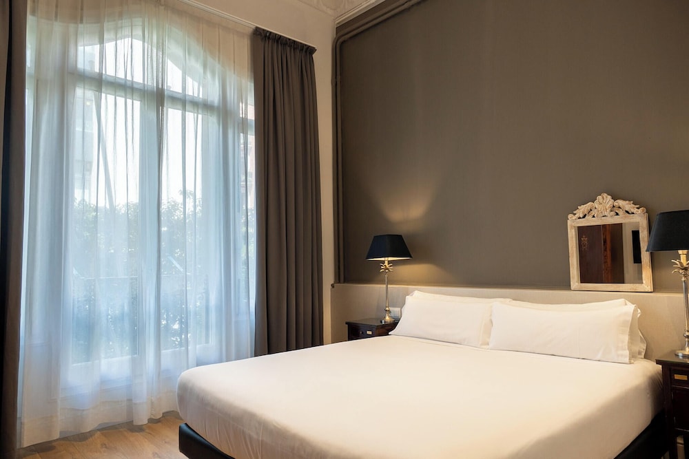 Mesón Castilla Atiram Hotel — Hotel rooms in Barcelona, Catalonia