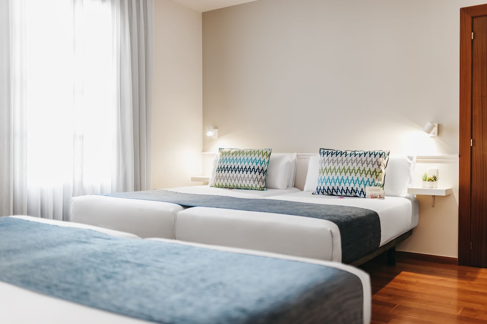 Oriente Atiram — Hotel rooms in Barcelona, Catalonia