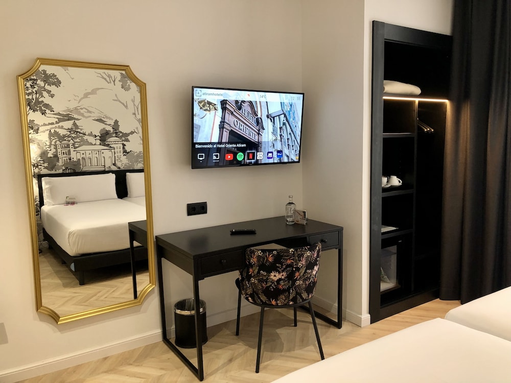 Oriente Atiram — Hotel rooms in Barcelona, Catalonia