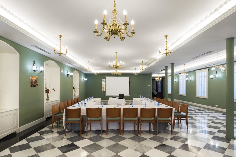 Oriente Atiram — Restaurant & bars in Barcelona, Catalonia