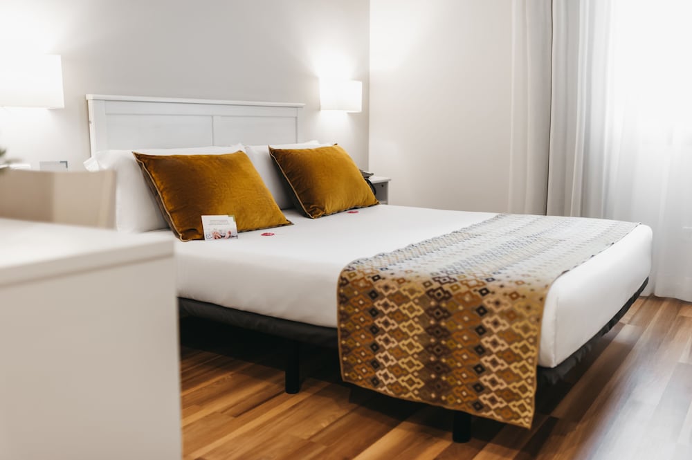 Oriente Atiram — Hotel rooms in Barcelona, Catalonia