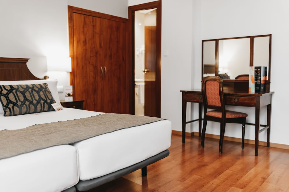 Oriente Atiram — Hotel rooms in Barcelona, Catalonia