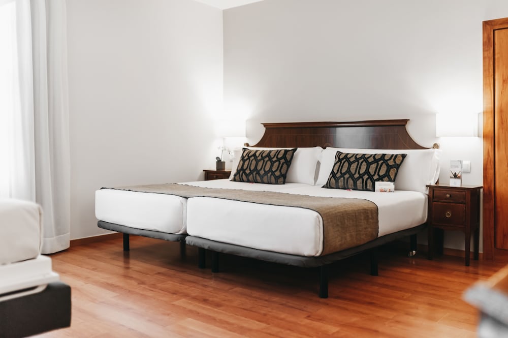 Oriente Atiram — Hotel rooms in Barcelona, Catalonia