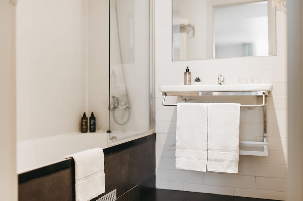 Oriente Atiram — Hotel rooms in Barcelona, Catalonia