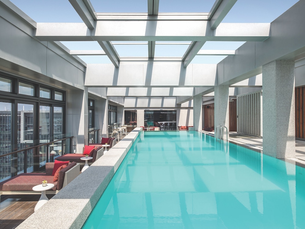Cordis Shanghai Hongqiao — Swimming pool in Shanghai, Shanghai