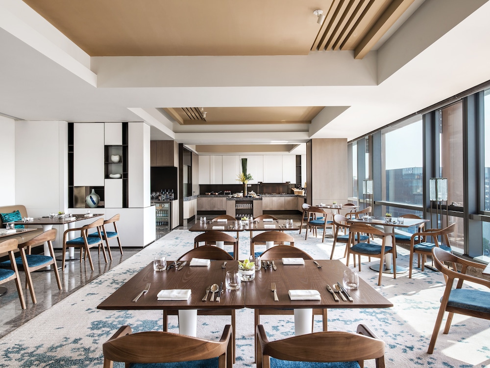 Cordis Shanghai Hongqiao — Restaurant & bars in Shanghai, Shanghai