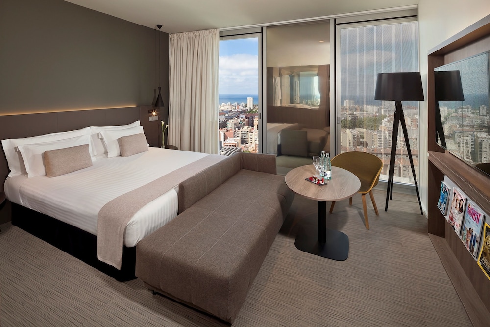 Melia Barcelona Sky — Hotel rooms in Barcelona, Catalonia