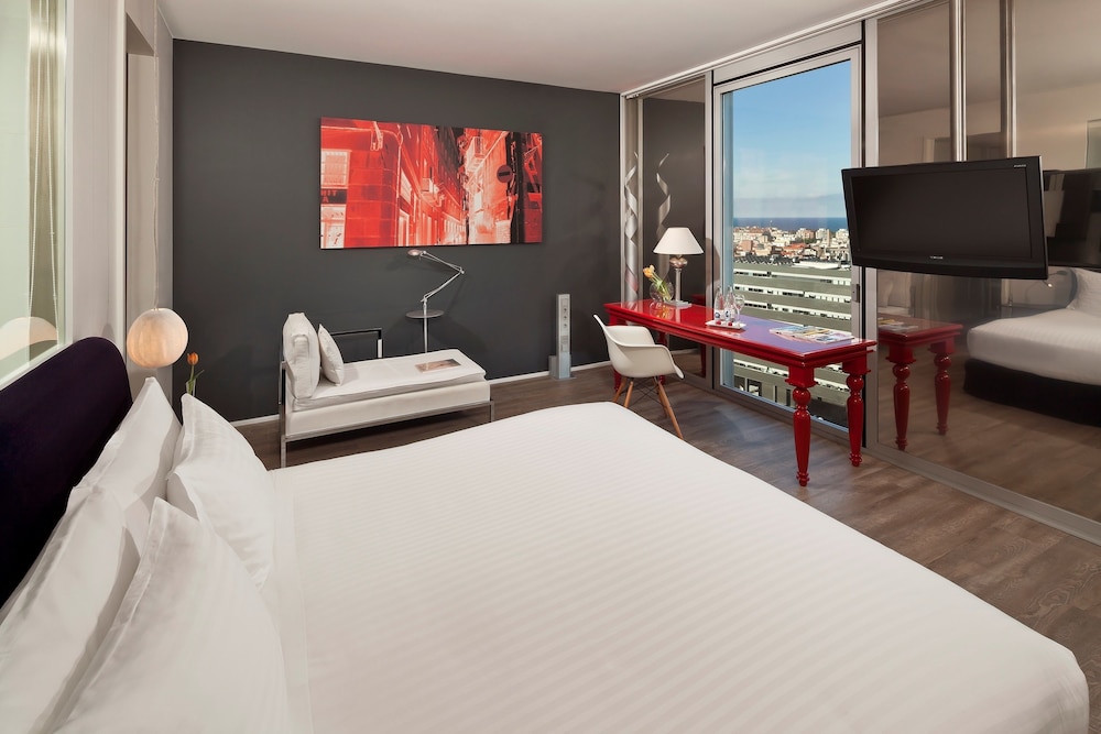 Melia Barcelona Sky — Hotel rooms in Barcelona, Catalonia