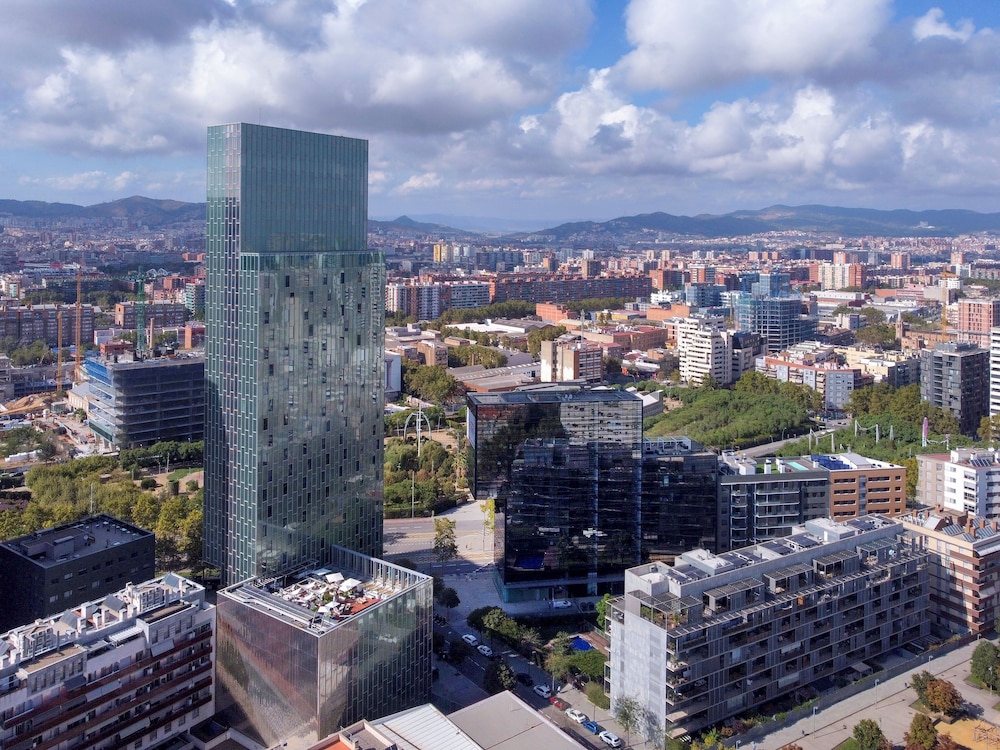 Melia Barcelona Sky — Hotel building in Barcelona, Catalonia
