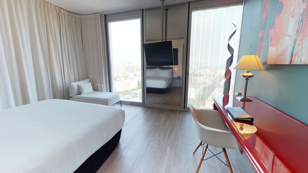Melia Barcelona Sky — Hotel rooms in Barcelona, Catalonia