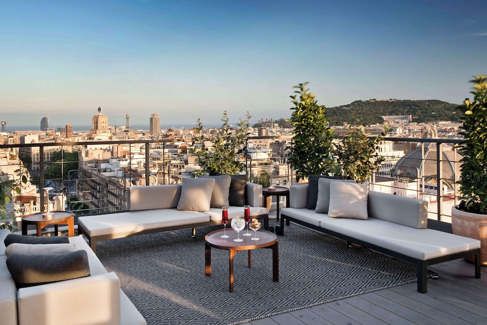 NH Collection Barcelona Gran Hotel Calderón — Restaurant & bars in Barcelona, Catalonia