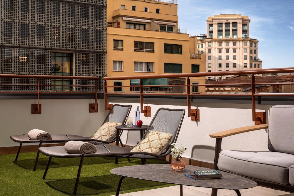 NH Collection Barcelona Gran Hotel Calderón — Hotel building in Barcelona, Catalonia