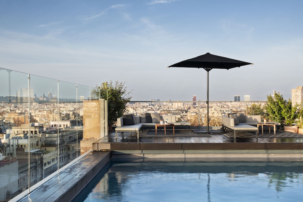 NH Collection Barcelona Gran Hotel Calderón — Swimming pool in Barcelona, Catalonia