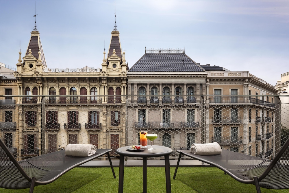 NH Collection Barcelona Gran Hotel Calderón — Restaurant & bars in Barcelona, Catalonia