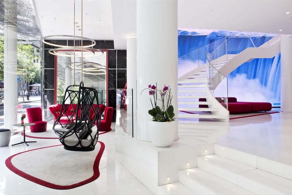 NH Collection Barcelona Gran Hotel Calderón — Hotel building in Barcelona, Catalonia