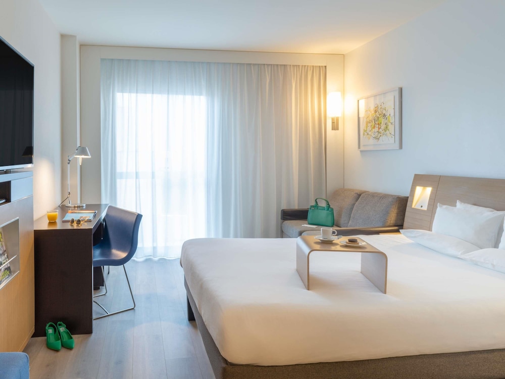 Novotel Barcelona City — Hotel rooms in Barcelona, Catalonia