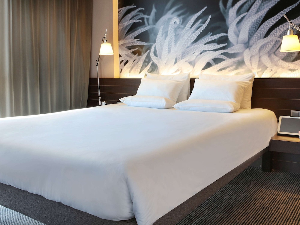 Novotel Barcelona City — Hotel rooms in Barcelona, Catalonia