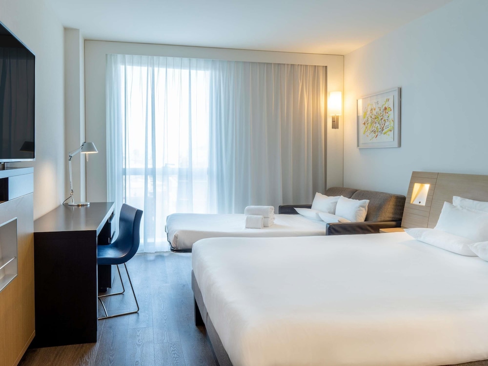 Novotel Barcelona City — Hotel rooms in Barcelona, Catalonia