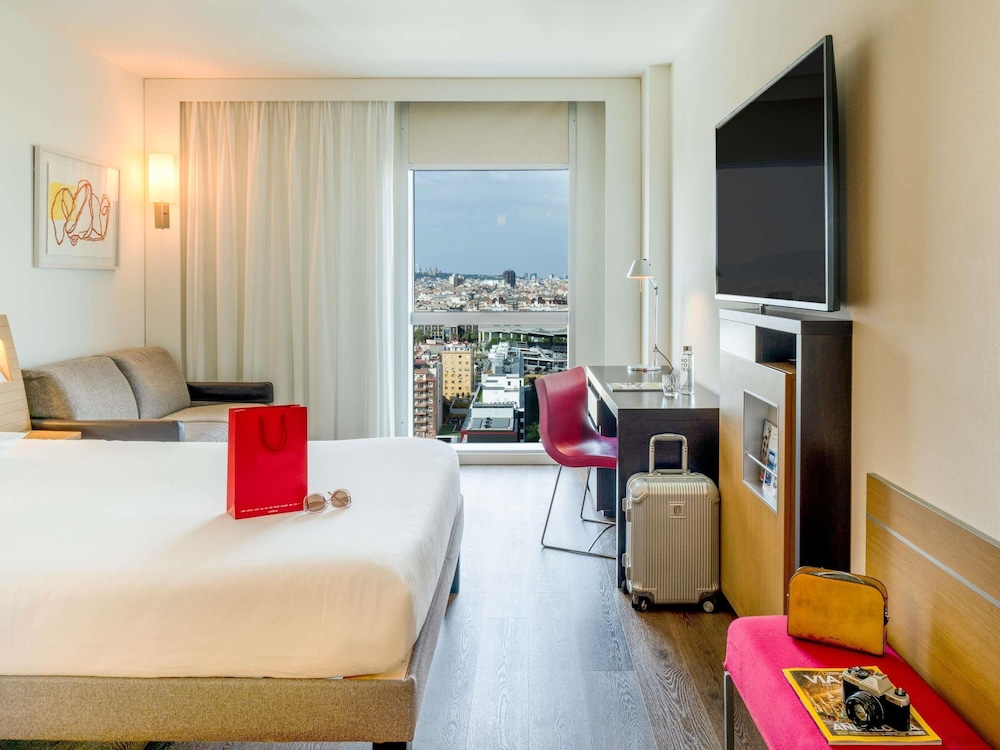 Novotel Barcelona City — Hotel rooms in Barcelona, Catalonia