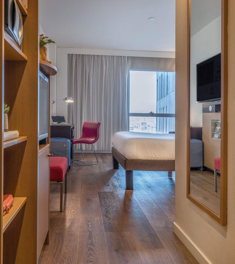 Novotel Barcelona City — Hotel rooms in Barcelona, Catalonia