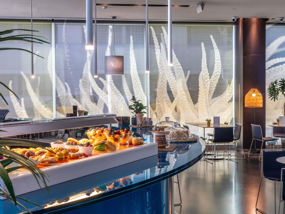 Novotel Barcelona City — Restaurant & bars in Barcelona, Catalonia