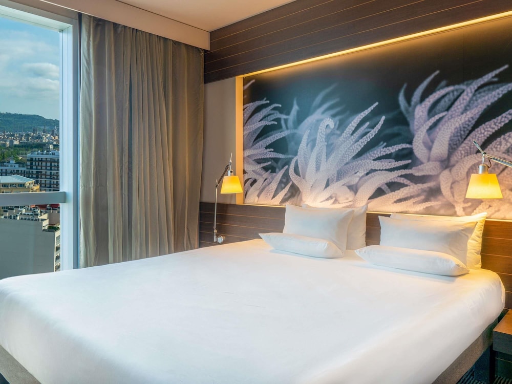 Novotel Barcelona City — Hotel rooms in Barcelona, Catalonia