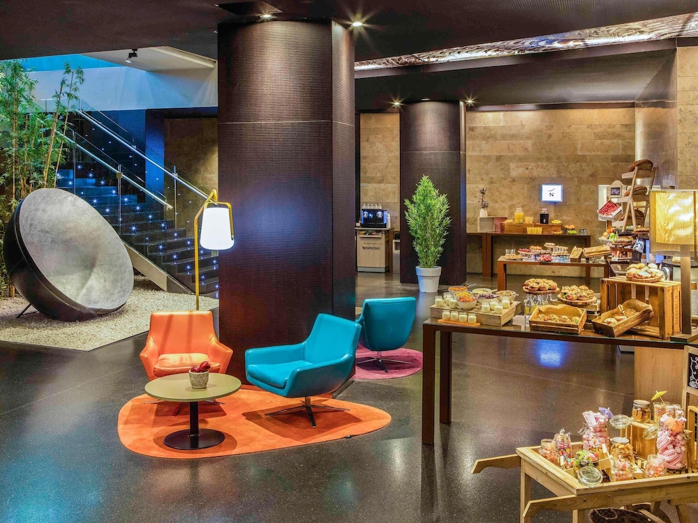 Novotel Barcelona City — Restaurant & bars in Barcelona, Catalonia