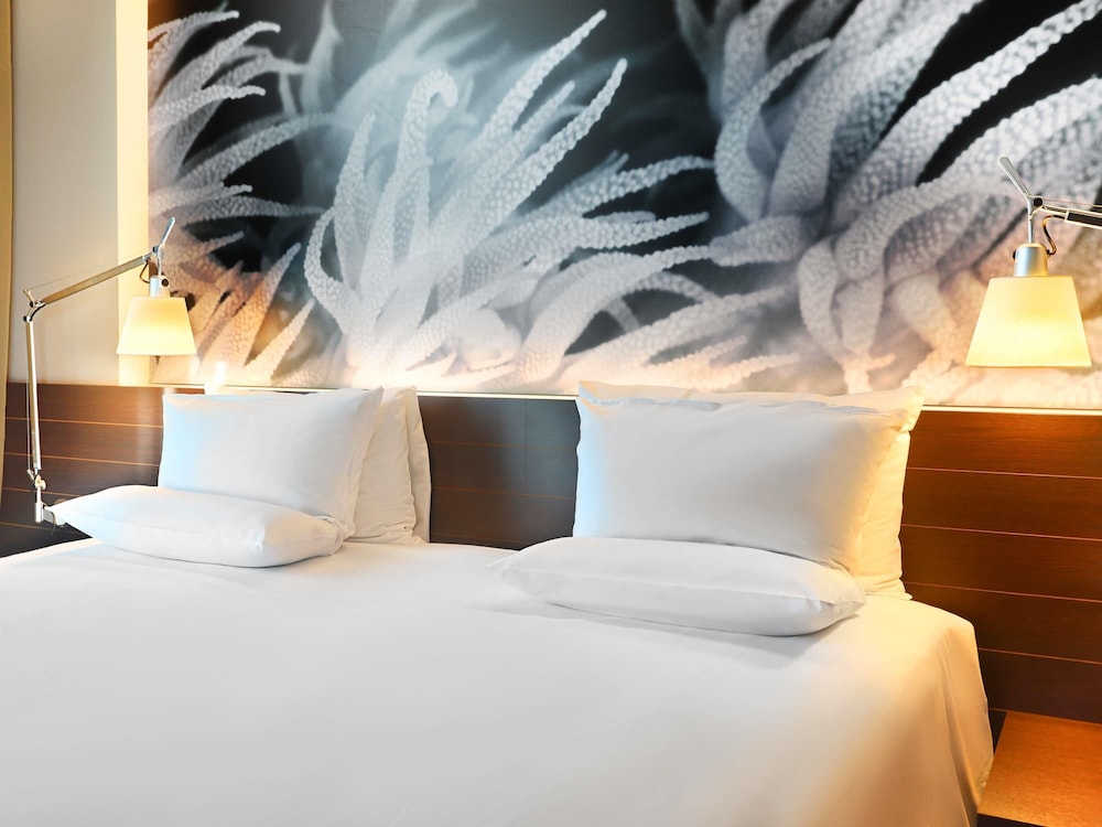 Novotel Barcelona City — Hotel rooms in Barcelona, Catalonia