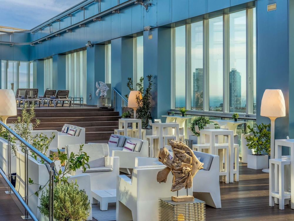 Novotel Barcelona City — Restaurant & bars in Barcelona, Catalonia
