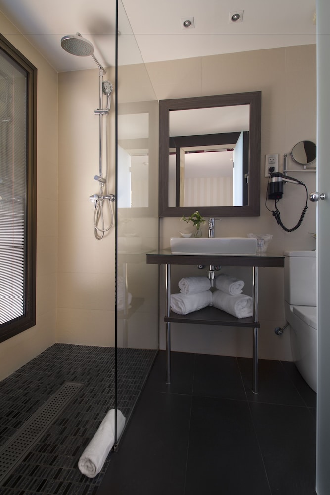 Hotel Oasis — Hotel rooms in Barcelona, Catalonia