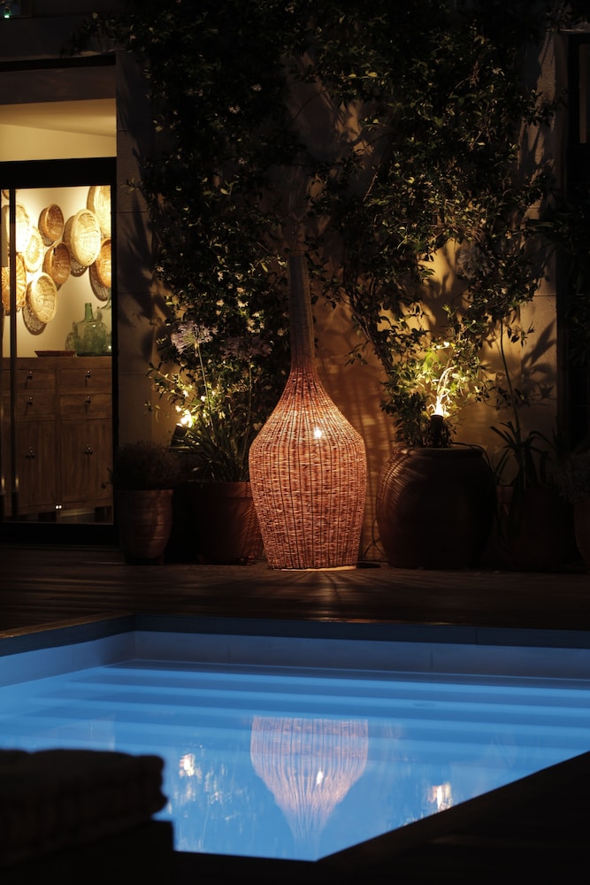 Hotel Oasis — Swimming pool in Barcelona, Catalonia