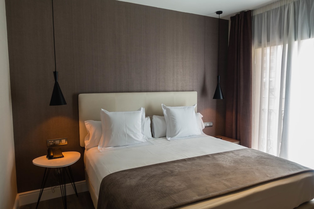 Hotel Oasis — Hotel rooms in Barcelona, Catalonia