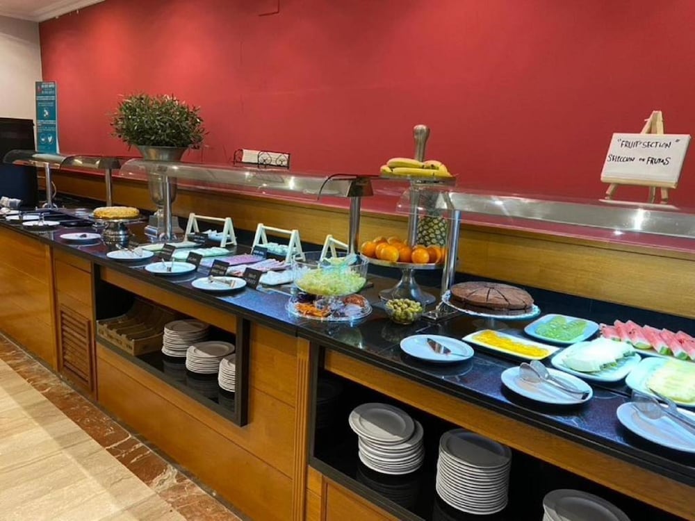 Hotel Oasis — Restaurant & bars in Barcelona, Catalonia