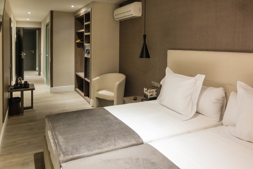 Hotel Oasis — Hotel rooms in Barcelona, Catalonia