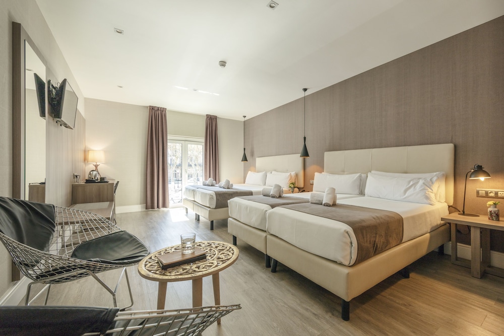 Hotel Oasis — Hotel rooms in Barcelona, Catalonia