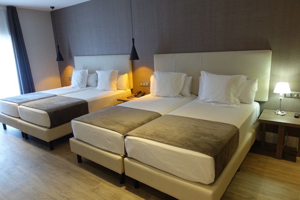 Hotel Oasis — Hotel rooms in Barcelona, Catalonia