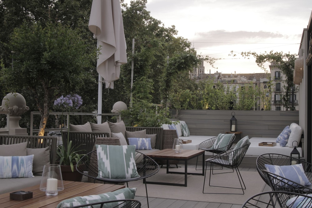 Hotel Oasis — Restaurant & bars in Barcelona, Catalonia